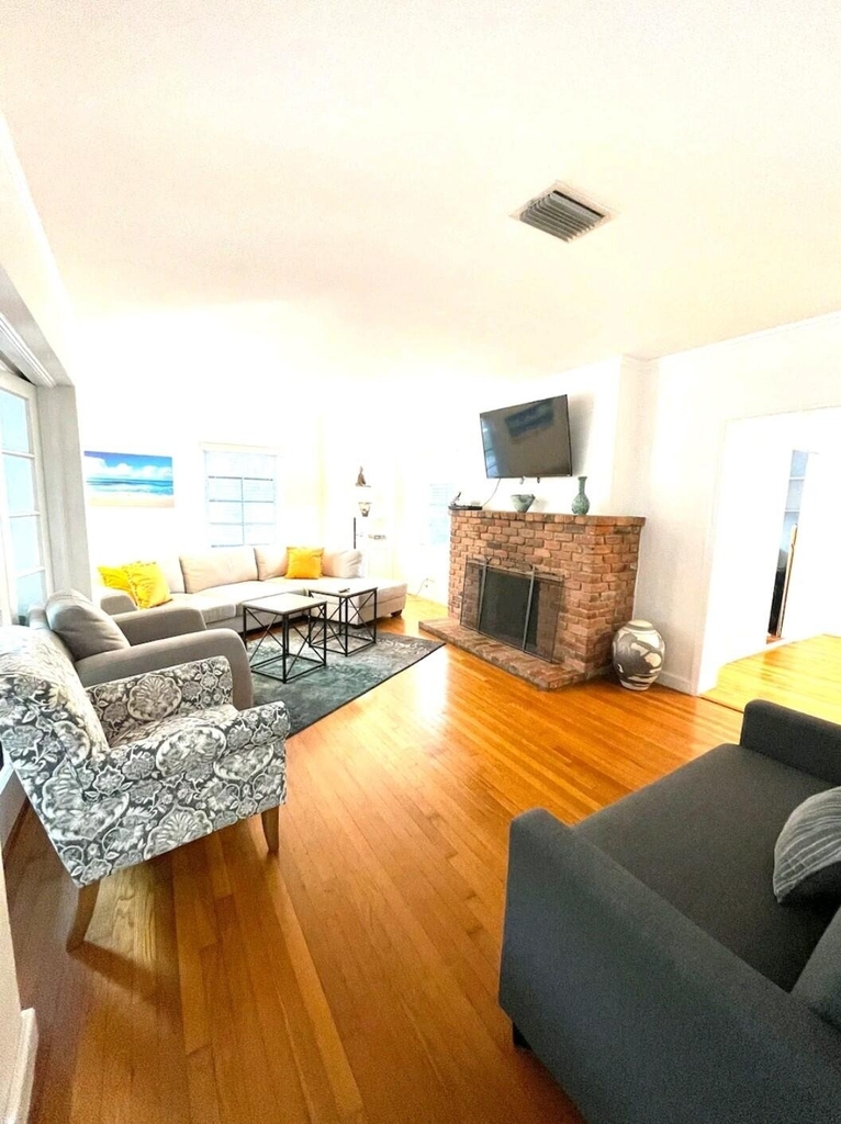1403 Se 2nd Street - Photo 9
