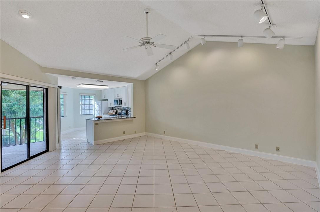 6698 Montego Bay Boulevard - Photo 6