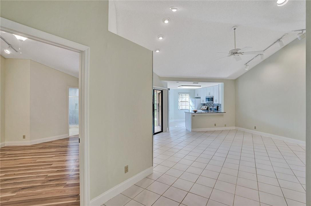 6698 Montego Bay Boulevard - Photo 8