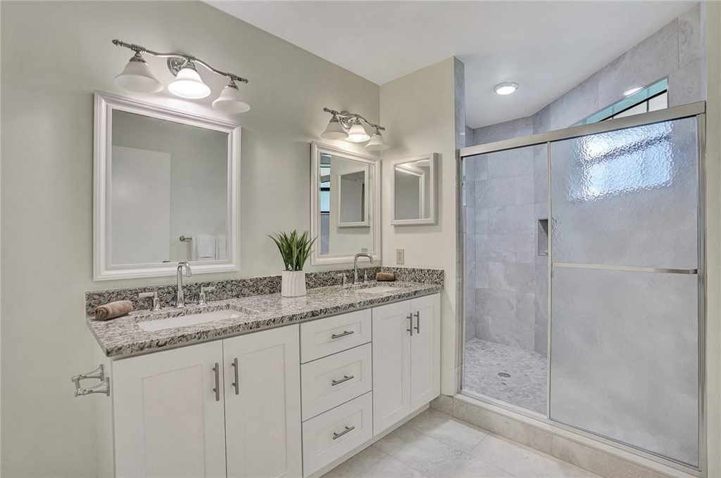 6698 Montego Bay Boulevard - Photo 10