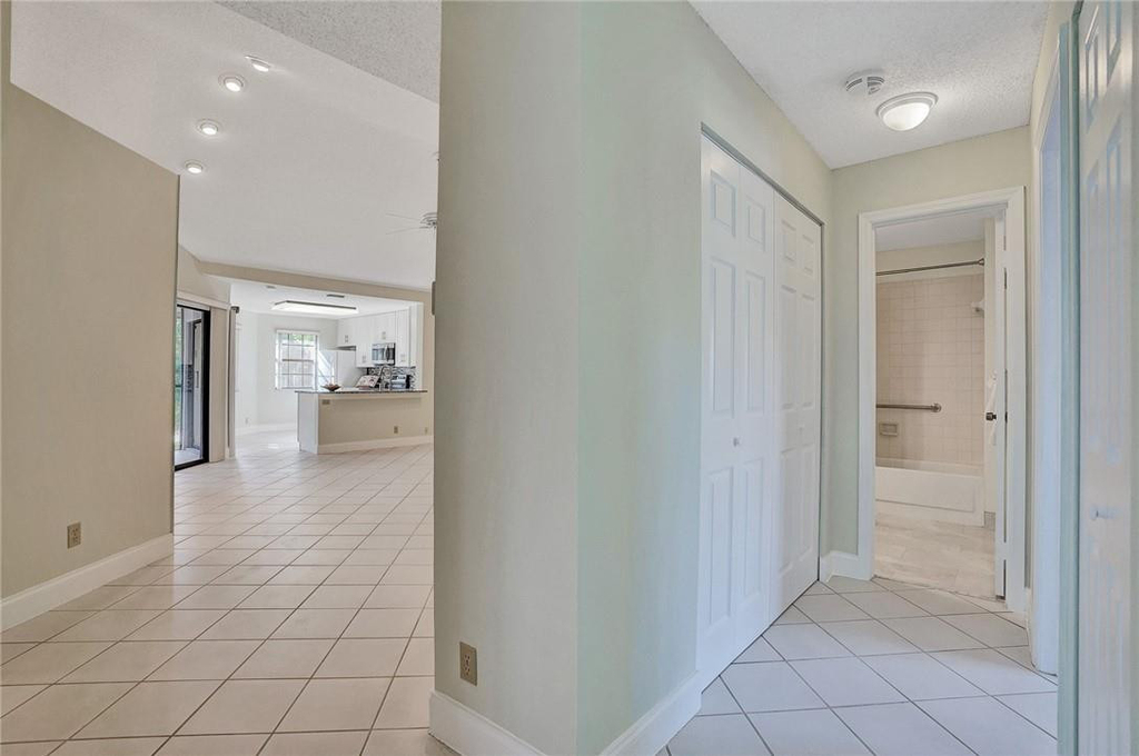 6698 Montego Bay Boulevard - Photo 17