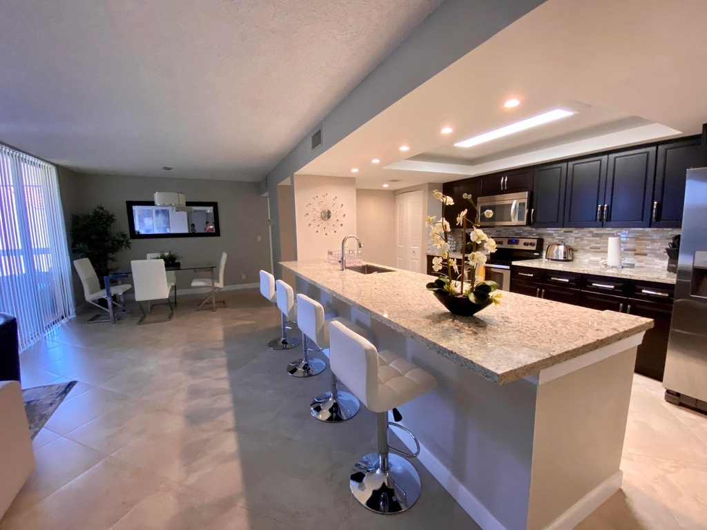2255 Lindell Boulevard - Photo 1