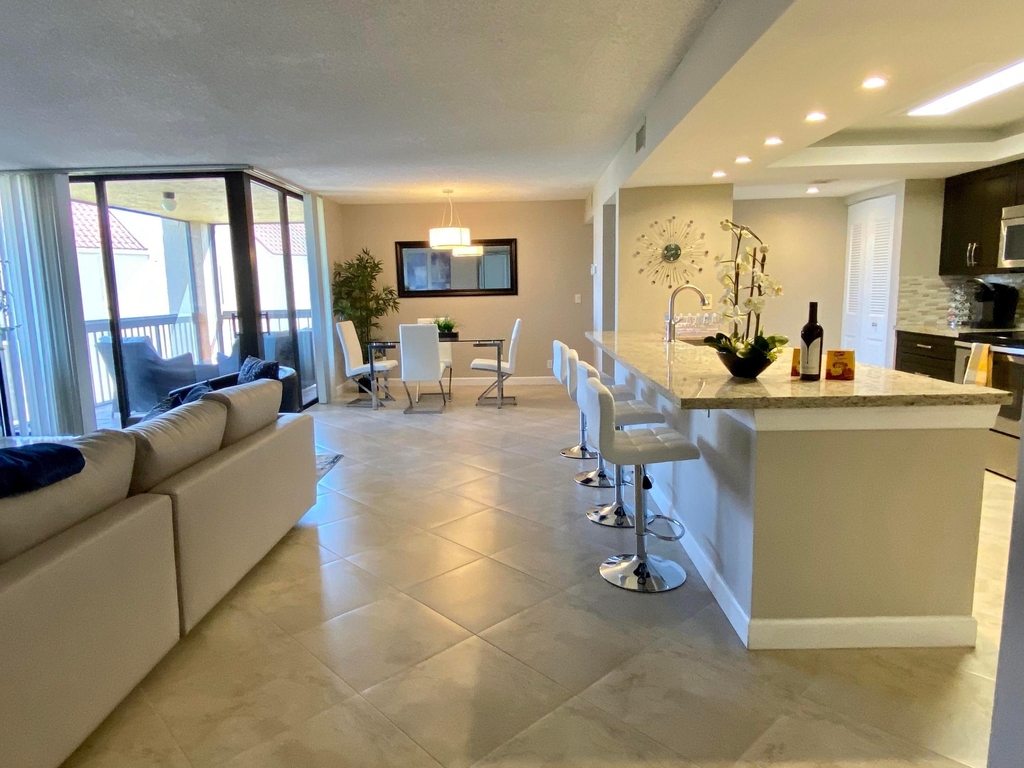 2255 Lindell Boulevard - Photo 0