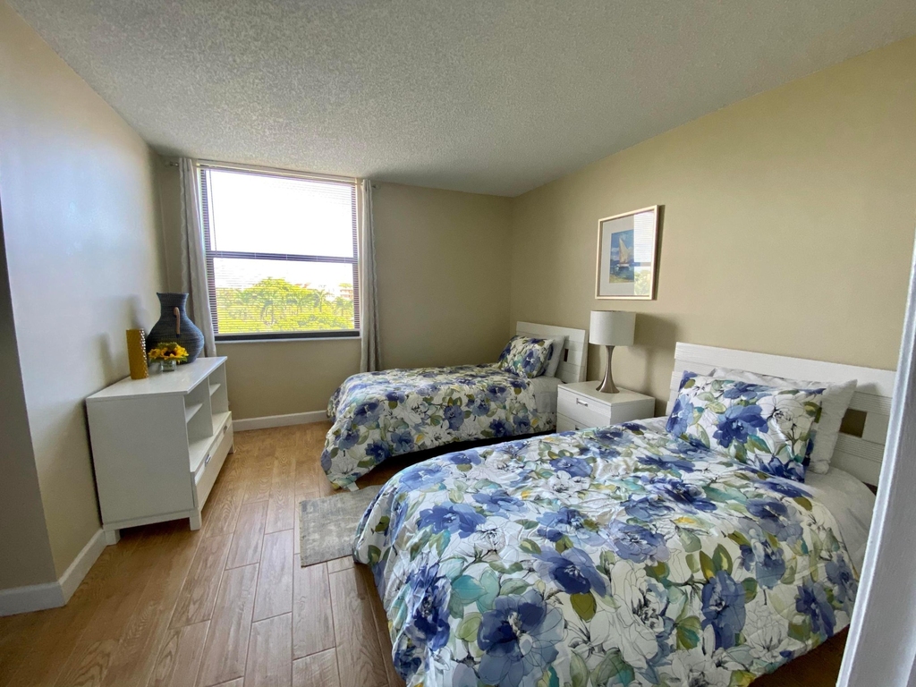 2255 Lindell Boulevard - Photo 14