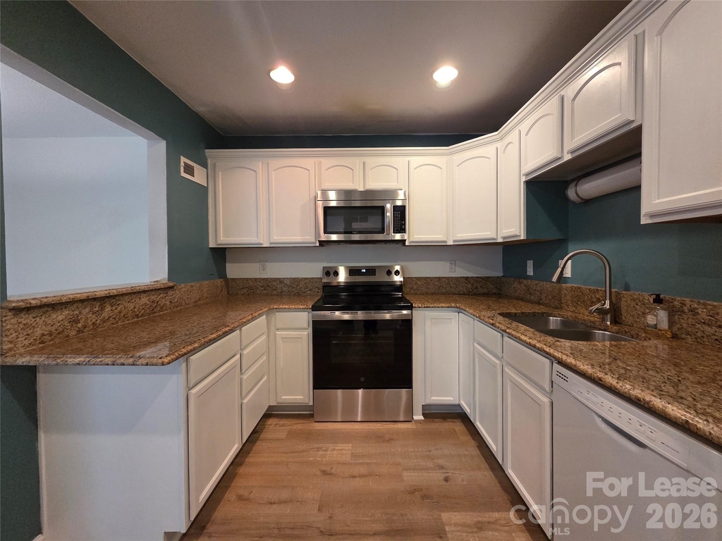 23 Longbow Court - Photo 2