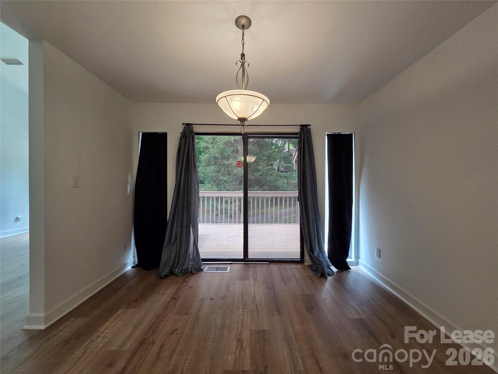 23 Longbow Court - Photo 5