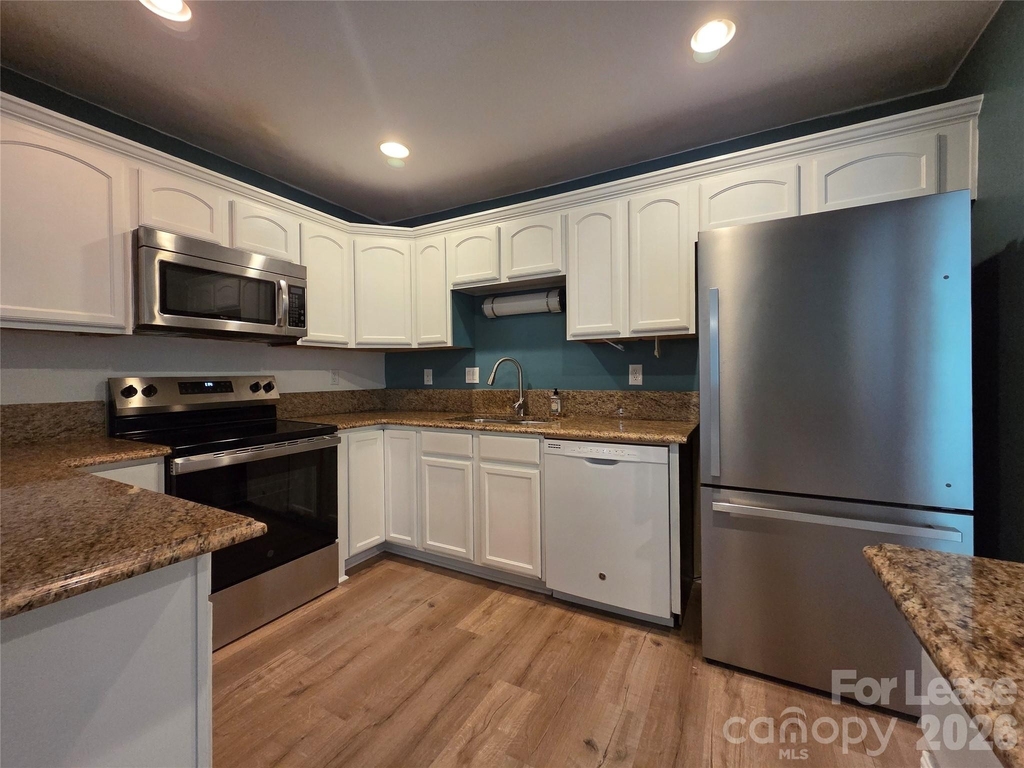 23 Longbow Court - Photo 1
