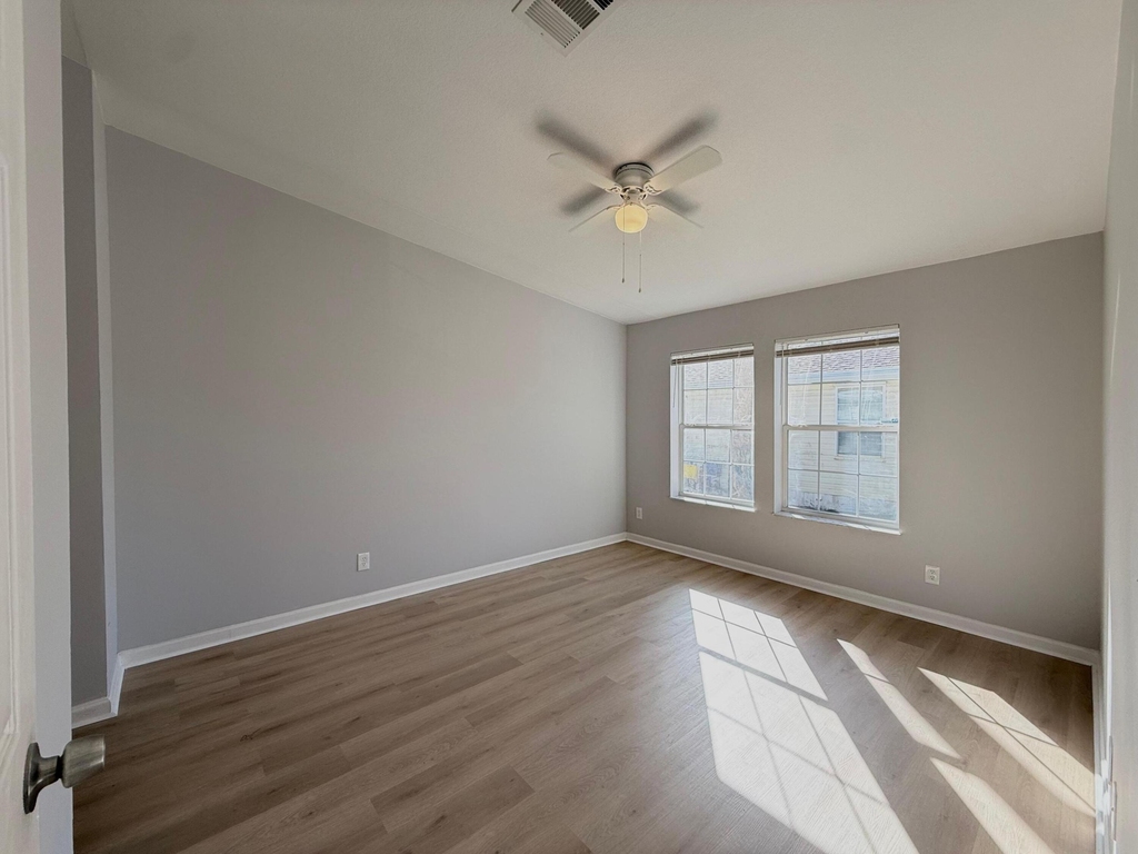 5289 Stacy Street - Photo 4