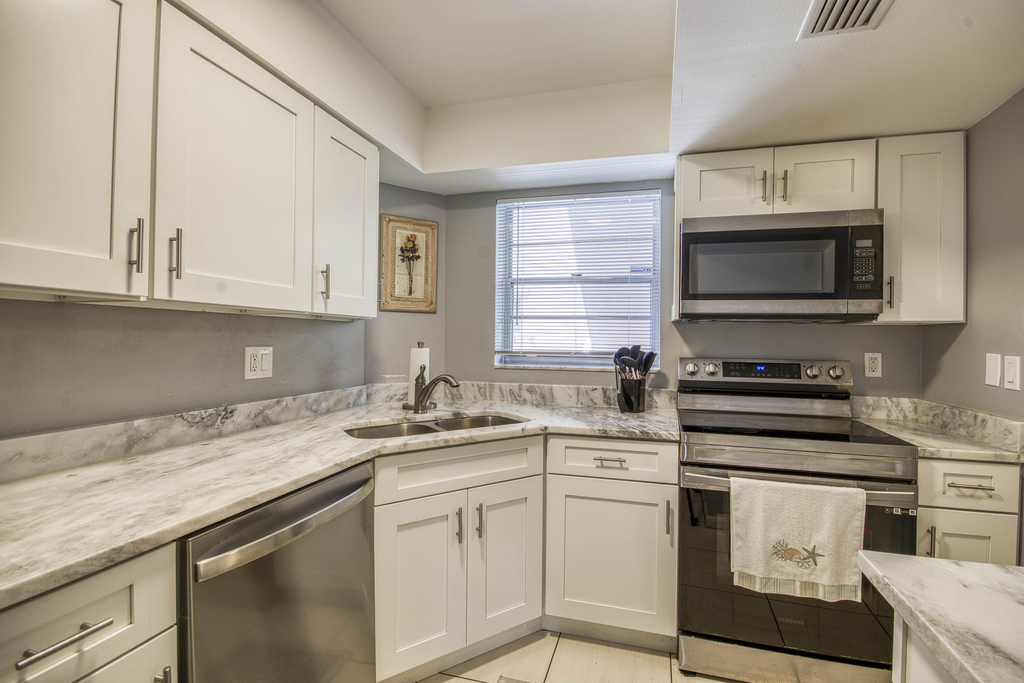 18081 Se Country Club Drive - Photo 10