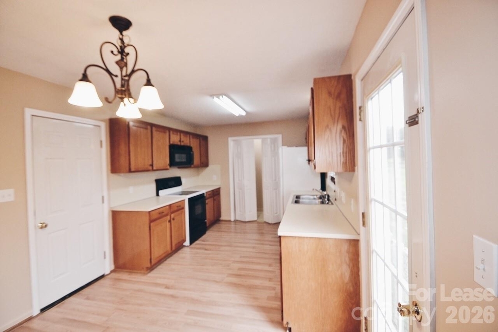 5139 Silver Tree Trail - Photo 5