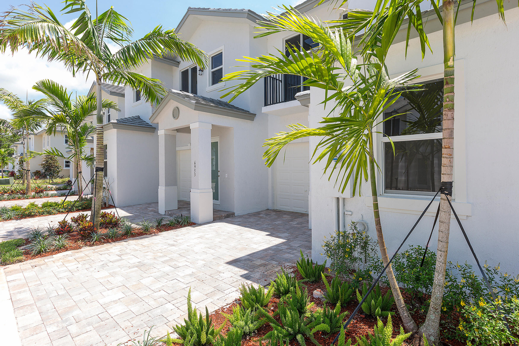 6979 Pines Circle - Photo 1