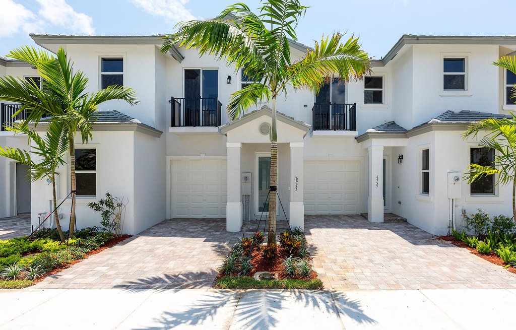 6979 Pines Circle - Photo 0