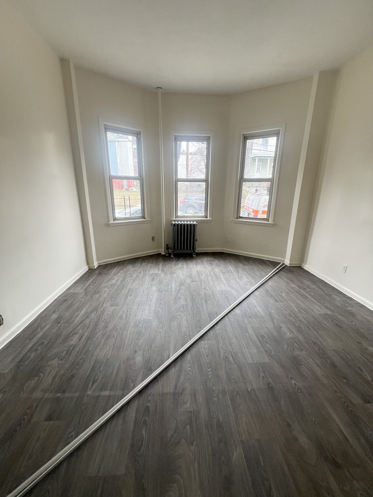25 Ravine Avenue - Photo 1