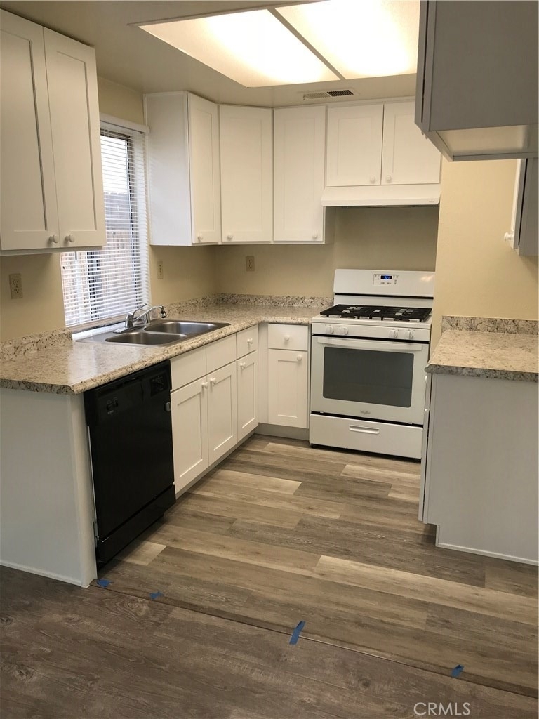 2129 Woodberry Ave - Photo 3