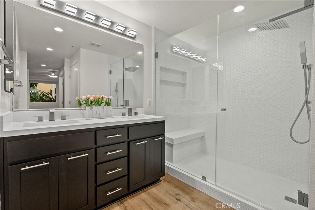 21301 Erwin Street - Photo 18