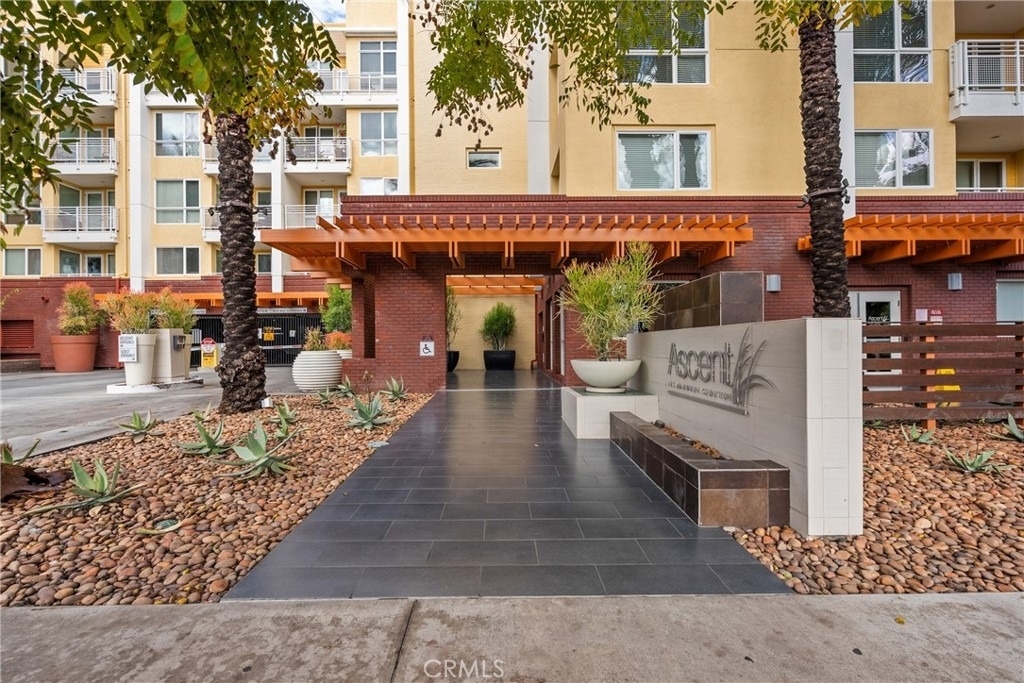 21301 Erwin Street - Photo 3