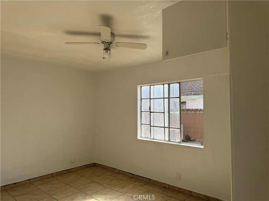 1111 W 93rd - Photo 2
