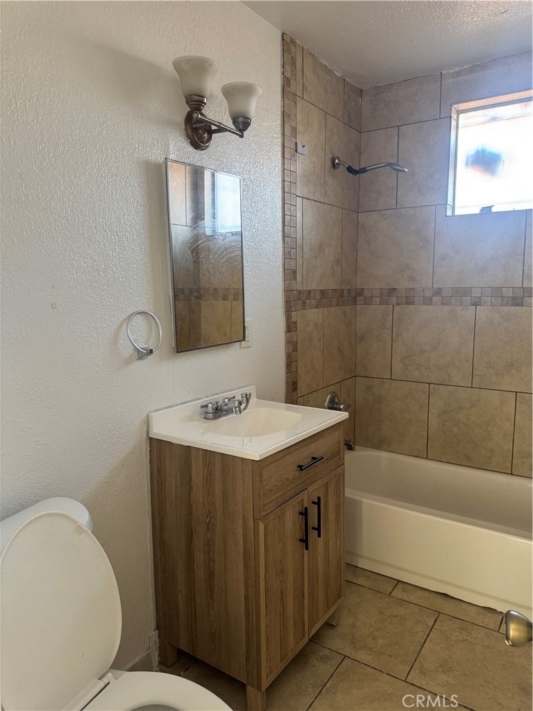 1111 W 93rd - Photo 5