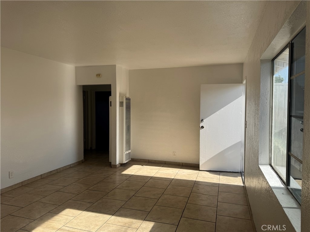 1111 W 93rd - Photo 1