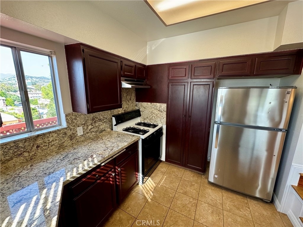 1523 Windsor Road - Photo 8