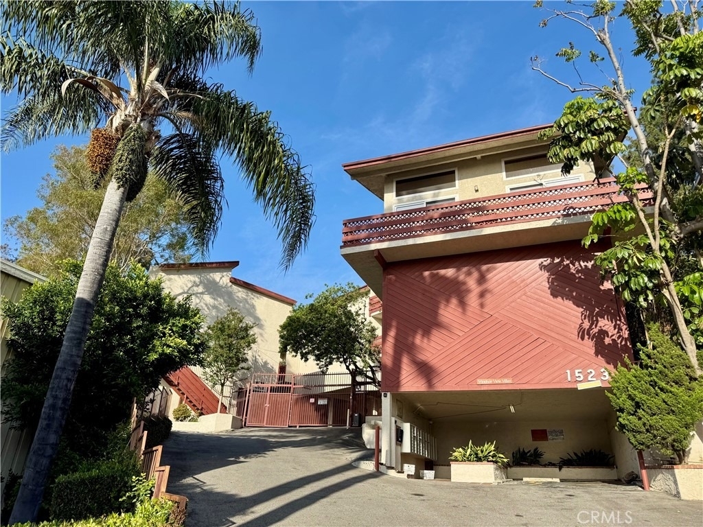 1523 Windsor Road - Photo 33