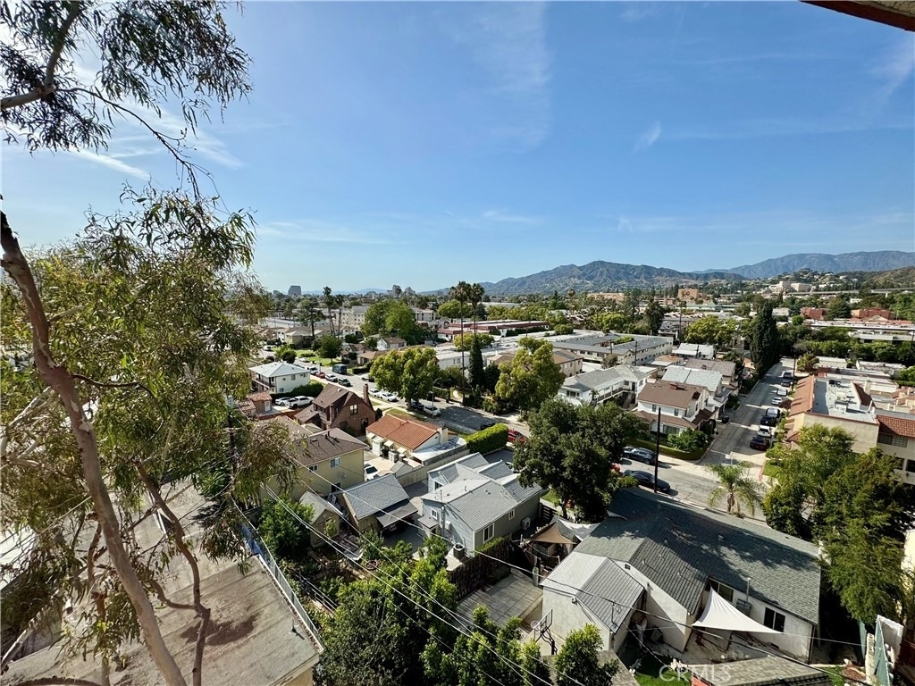 1523 Windsor Road - Photo 19