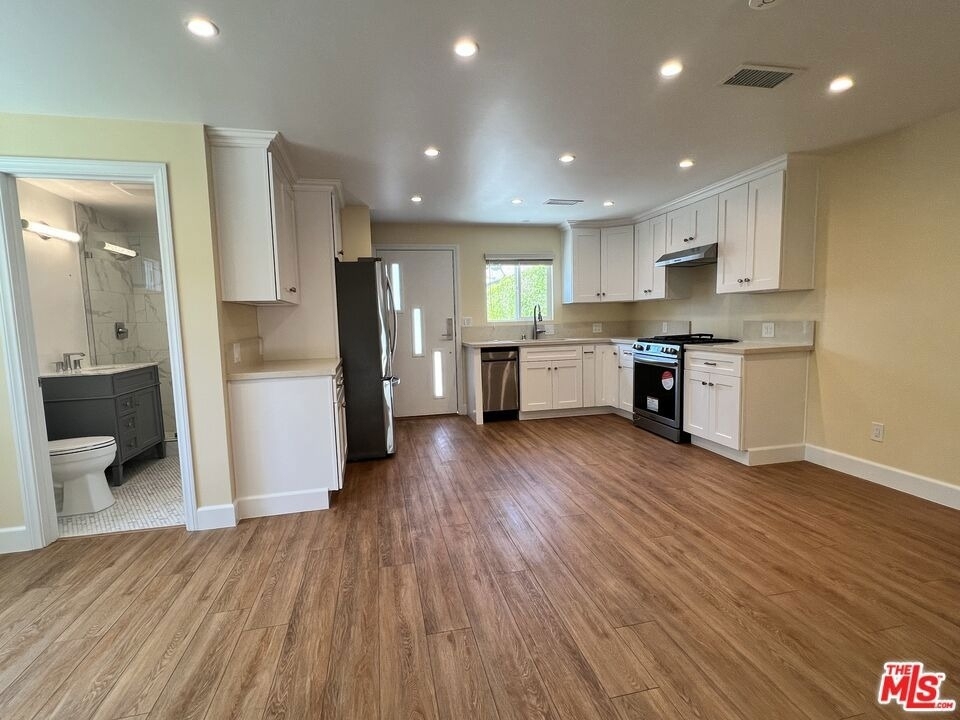 3753 W 60th Street - Photo 17