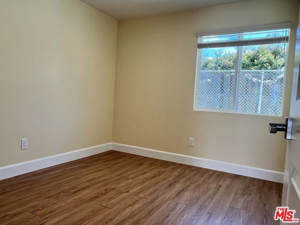 3753 W 60th Street - Photo 8