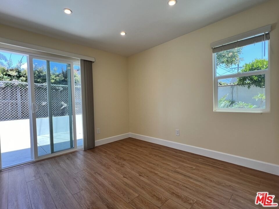 3753 W 60th Street - Photo 10