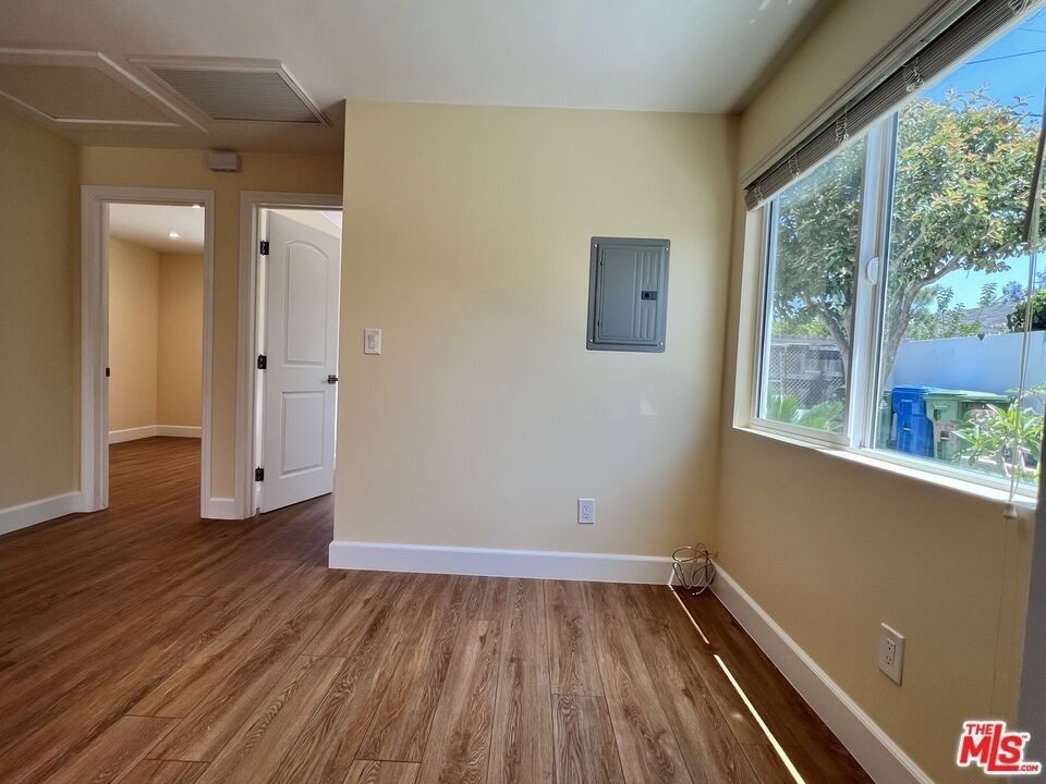 3753 W 60th Street - Photo 5