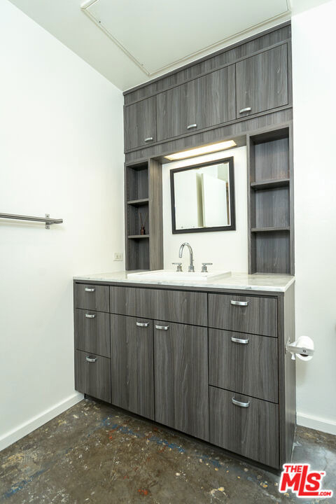 630 W 6th Street - Photo 32