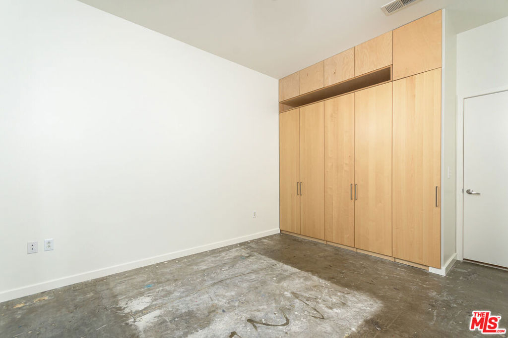 630 W 6th Street - Photo 26