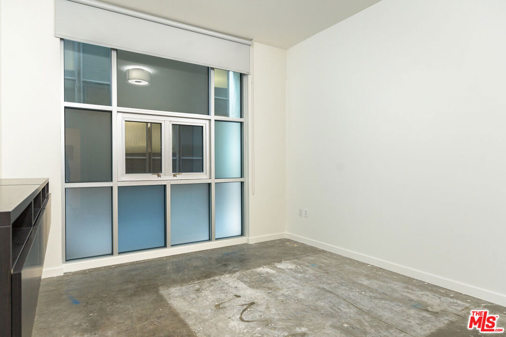 630 W 6th Street - Photo 20