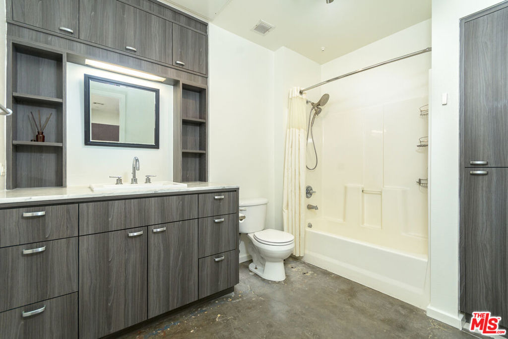 630 W 6th Street - Photo 30