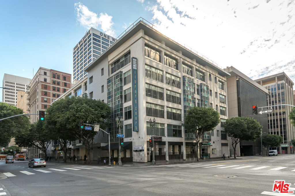 630 W 6th Street - Photo 0