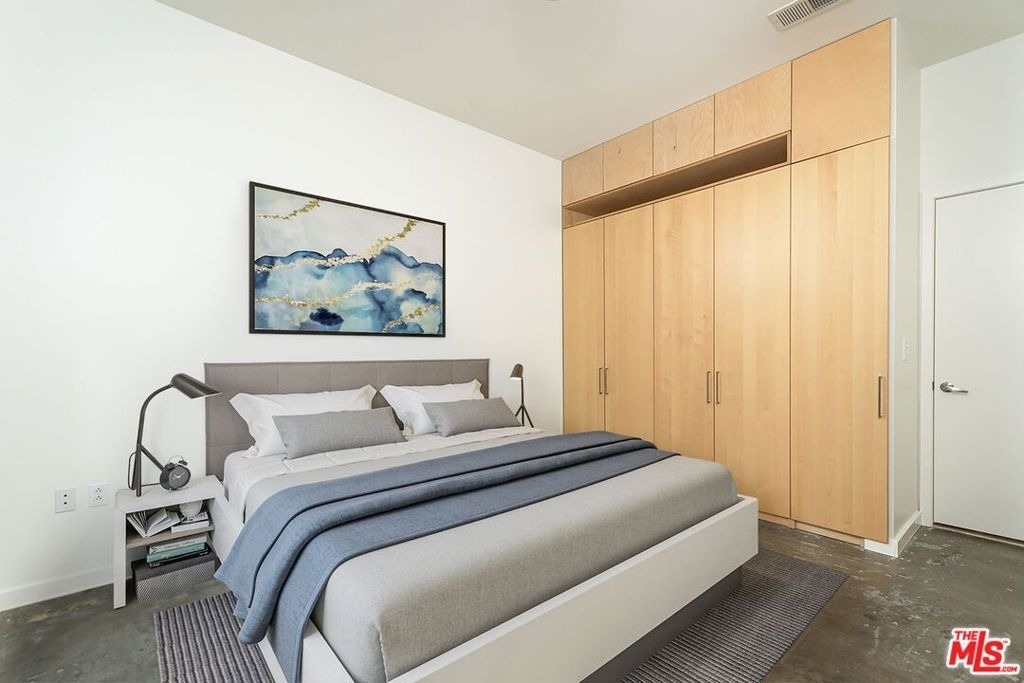 630 W 6th Street - Photo 25