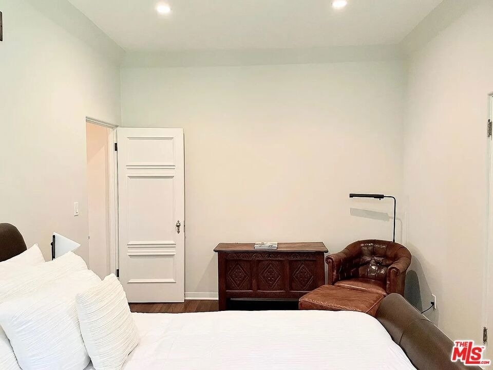1330 N Harper Avenue - Photo 31