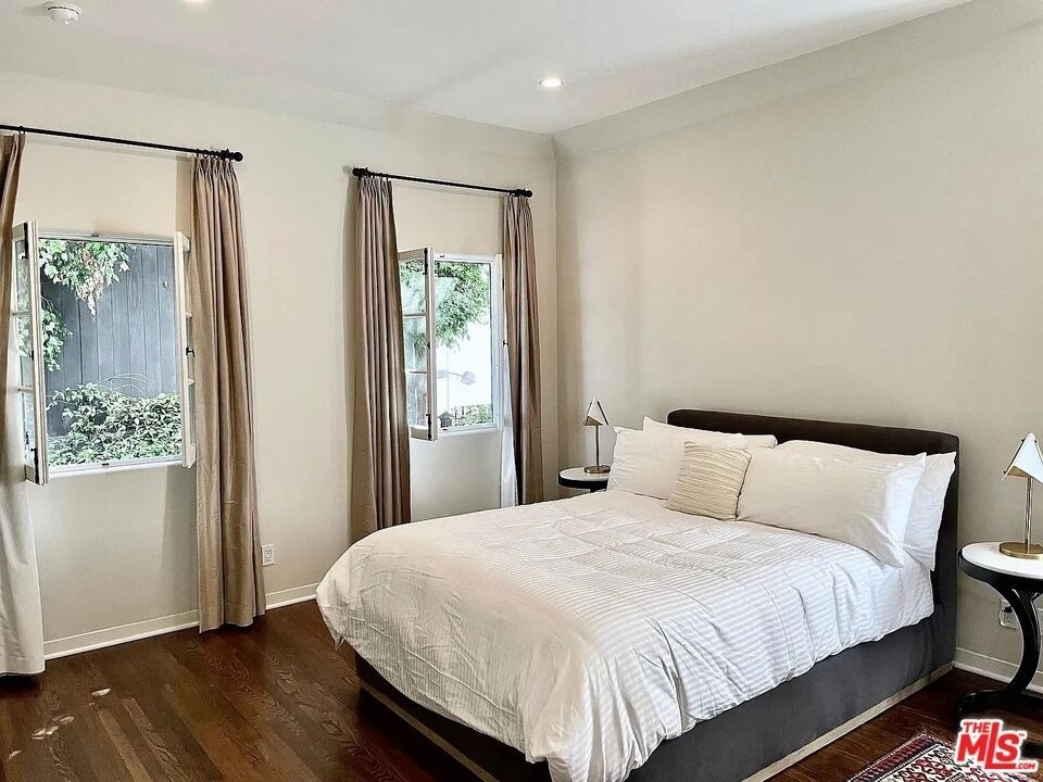 1330 N Harper Avenue - Photo 32