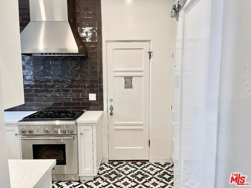 1330 N Harper Avenue - Photo 12