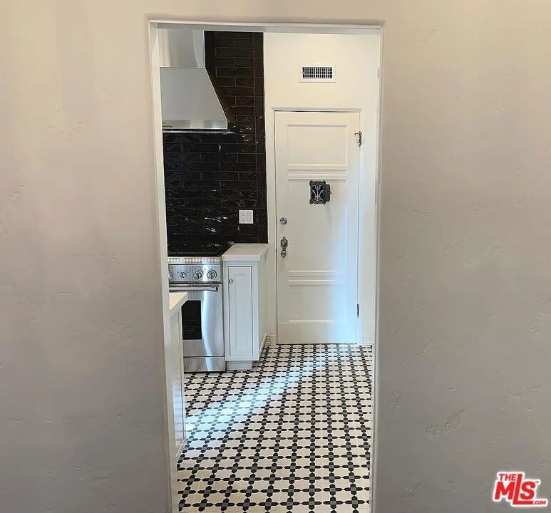 1330 N Harper Avenue - Photo 16