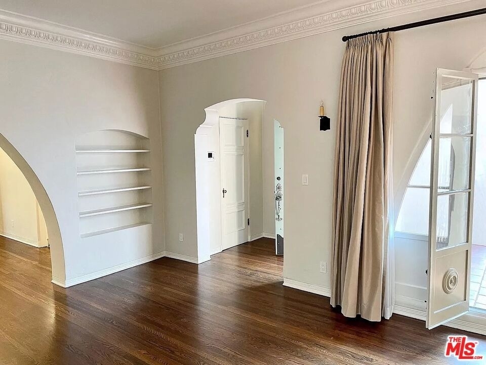 1330 N Harper Avenue - Photo 5