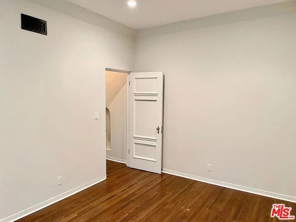 1330 N Harper Avenue - Photo 23