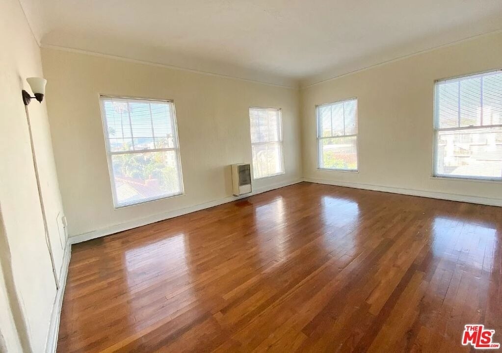 3278 Wilshire Boulevard - Photo 4