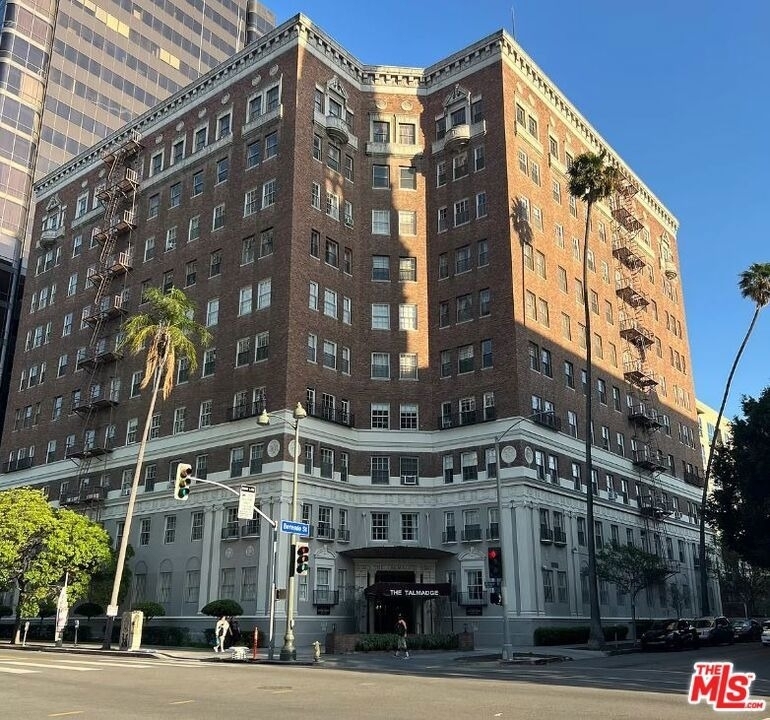 3278 Wilshire Boulevard - Photo 1