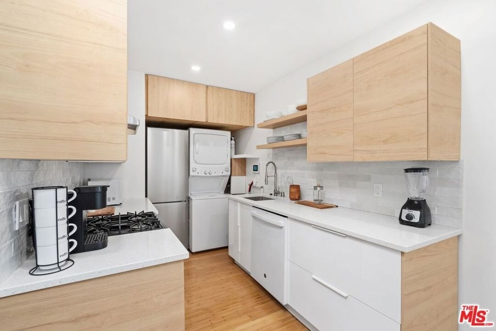 621 Rose Avenue - Photo 6