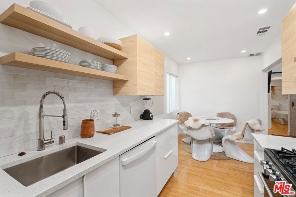 621 Rose Avenue - Photo 5