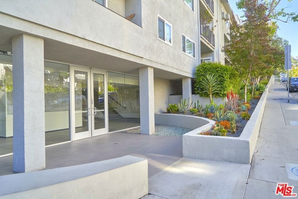 9005 Cynthia Street - Photo 4