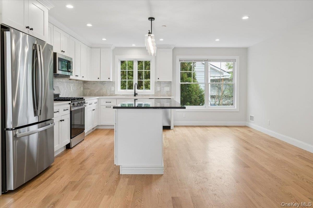 89 Crystal Street - Photo 3