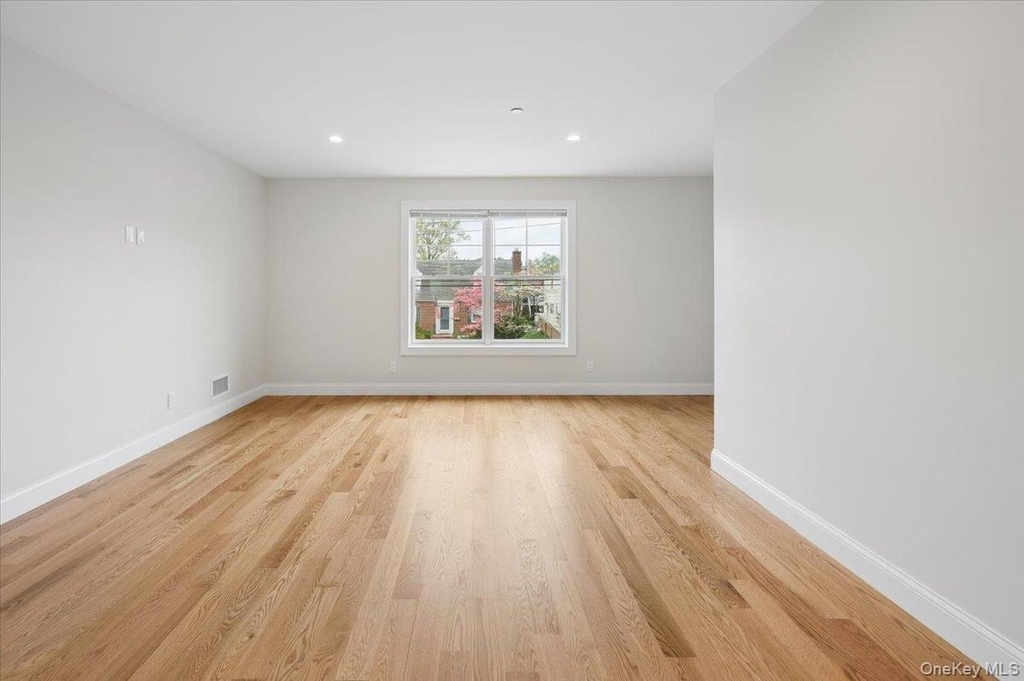 89 Crystal Street - Photo 5