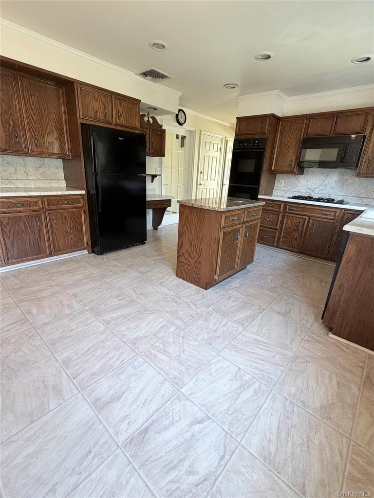 216 Maple Avenue - Photo 5